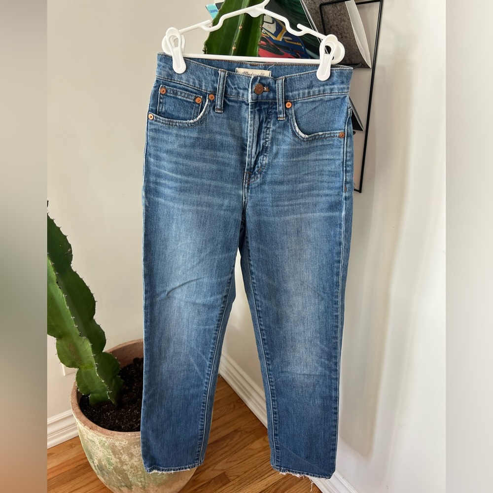 Madewell The Perfect Vintage Crop Jean. Size 23. Medium wash.